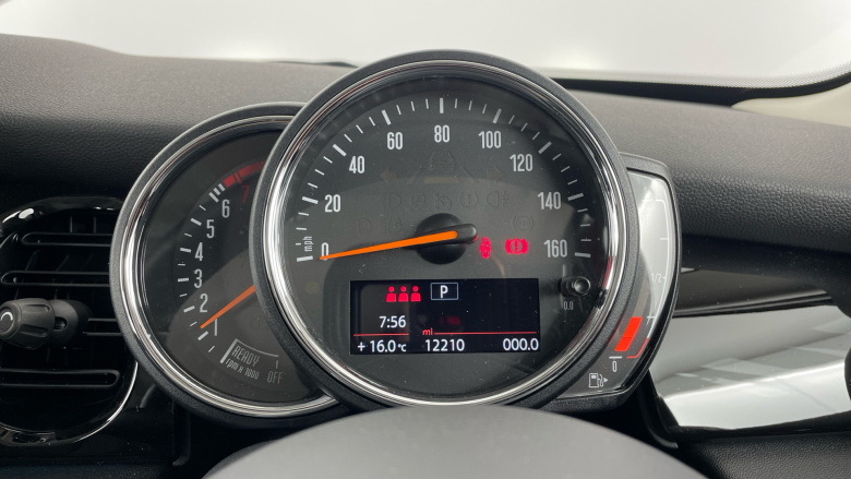 MINI Hatchback 1.5 Cooper Classic 5dr Auto Petrol Hatchback